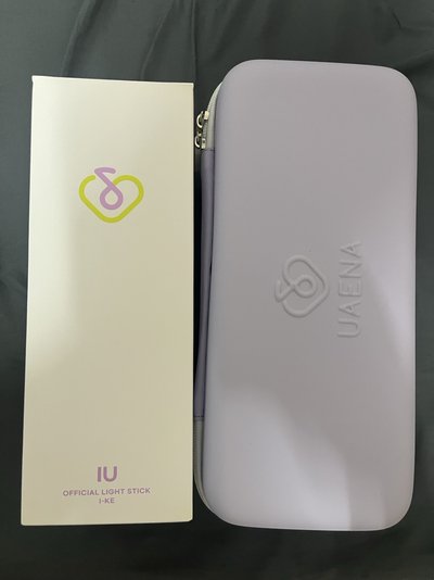 IU 李知恩 一代手燈包&三代手燈含特典