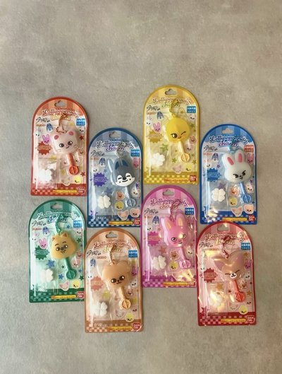 SKZOO 棒棒糖🍭造型吊飾食玩 8入（預購）
