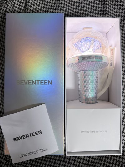 （現貨 一日內寄出）seventeen 二代 克拉棒 手燈 應援棒