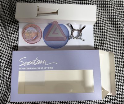 （現貨只有圖上！！）seventeen 一代手燈 鑽石組