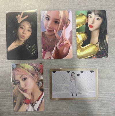 TWICE彩小卡堆