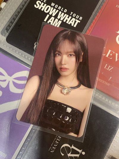 二巡立牌卡🖤 +官拍 很權威的臉