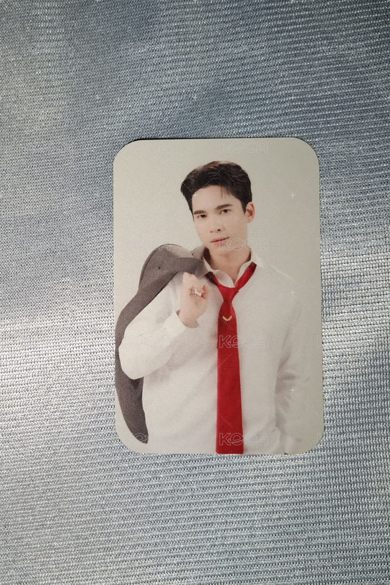 Max 沒穿好外套