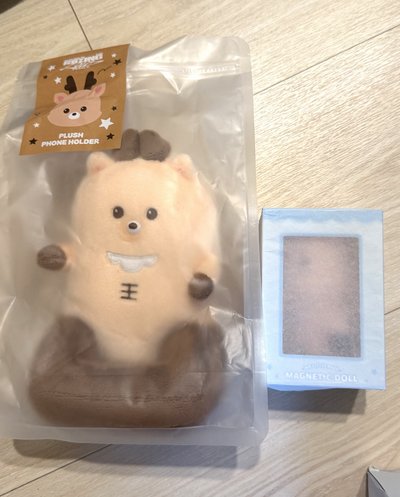 當日發 RIIZE坐姿娃+手機支架