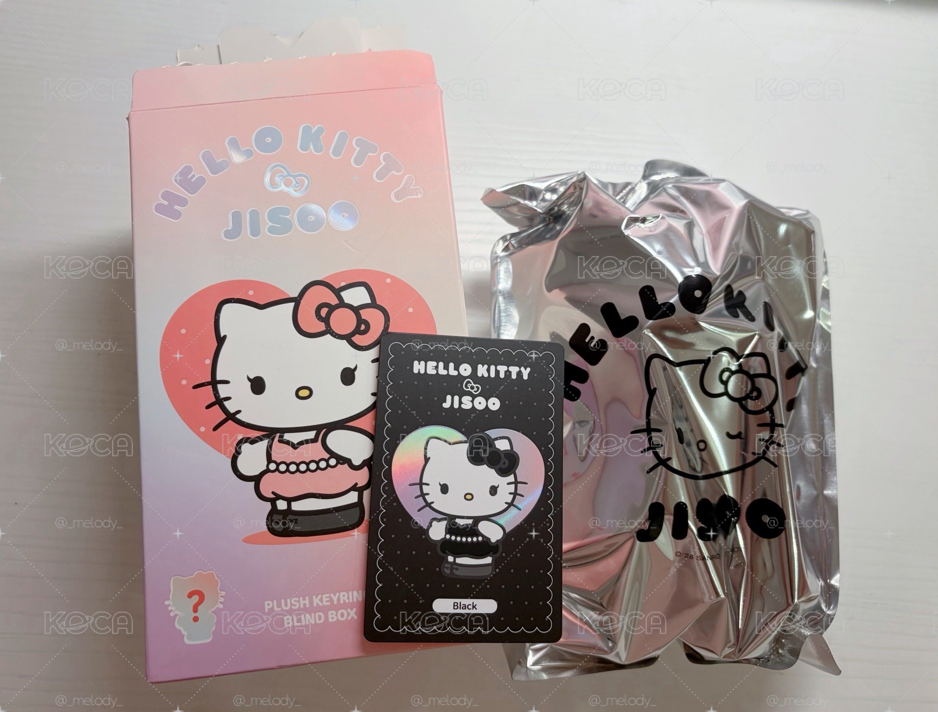 Jisoo X Hello Kitty娃娃（8/1-8/10不出貨）