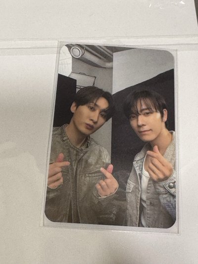 D&E代言包包小卡
