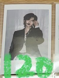 冠歲黑衣拍立得