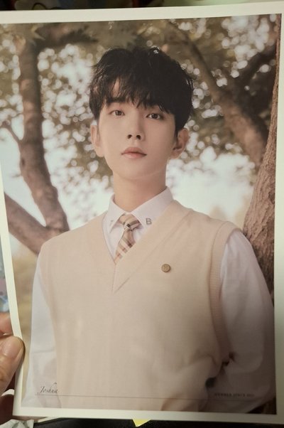 Seventeen 出清 9成為明信片
