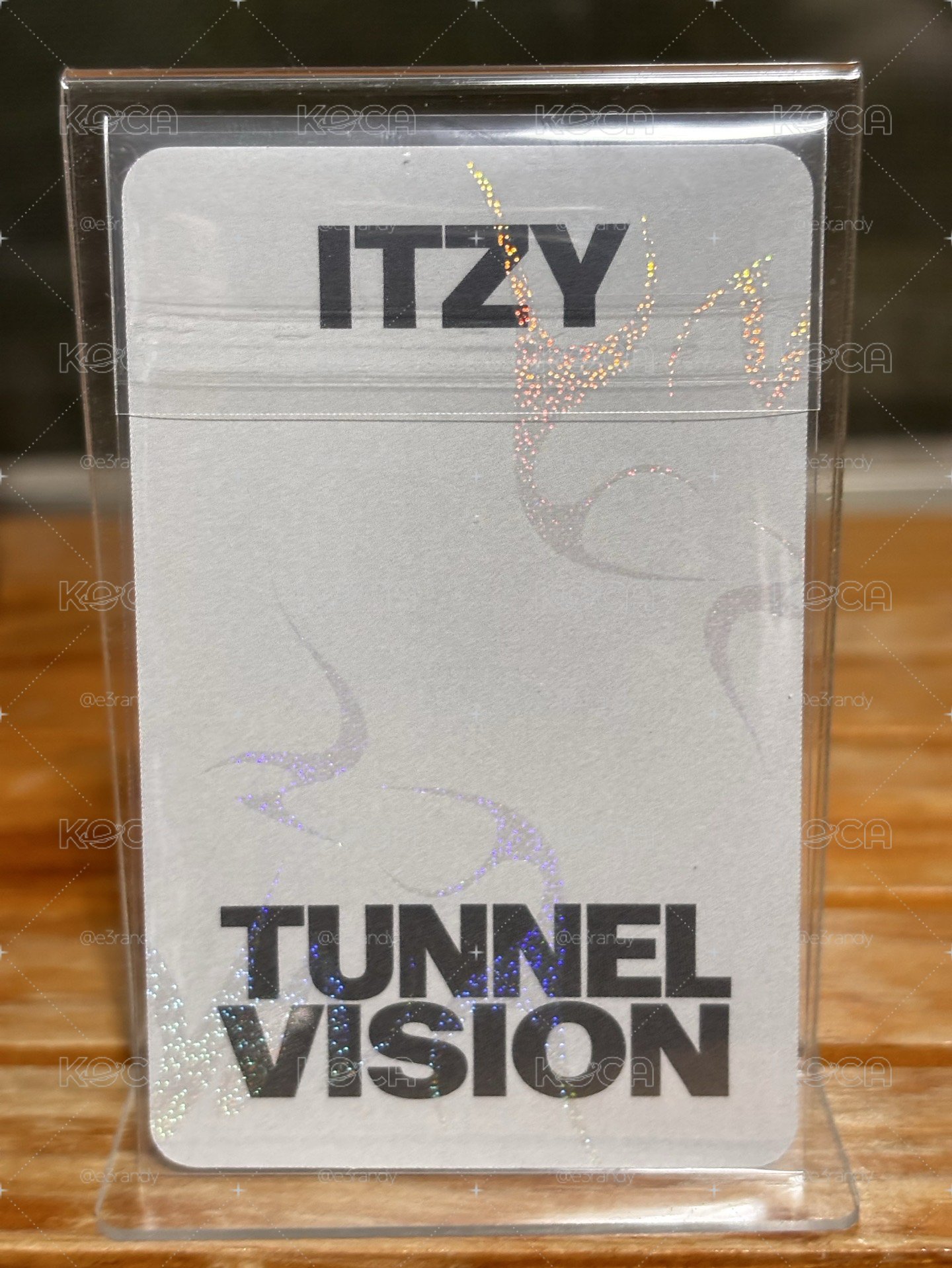 Lia TUNNEL VISION Projection 專輯卡