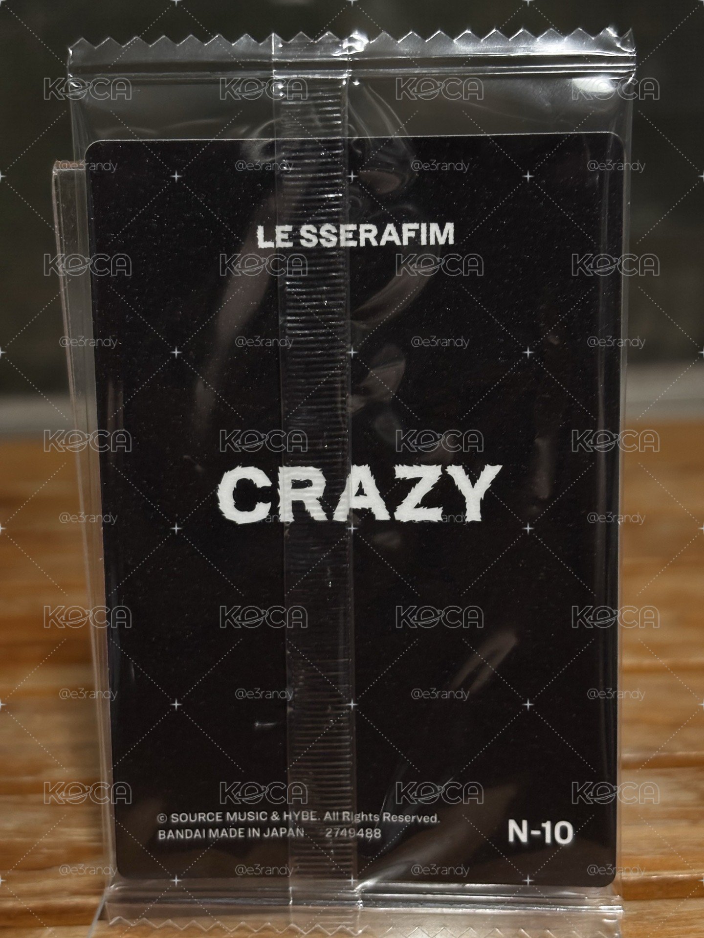 LE SSERAFIM CRAZY 日本萬代威化餅卡片貼紙系列 隨機卡 N-10