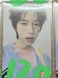 25年台曆拿叉子