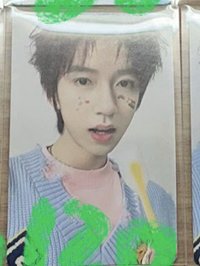 25年台曆拿叉子