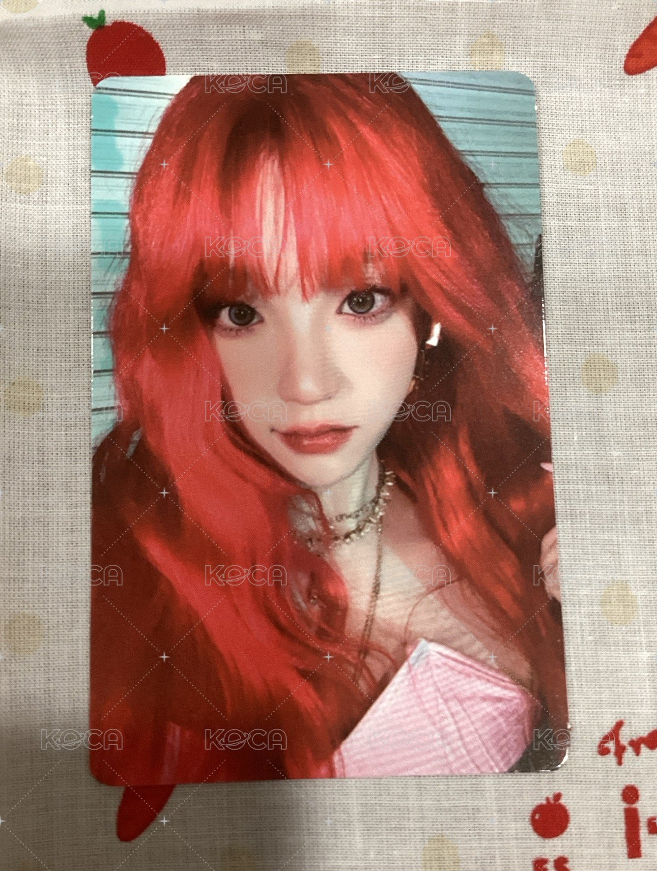 YUQI紅髮