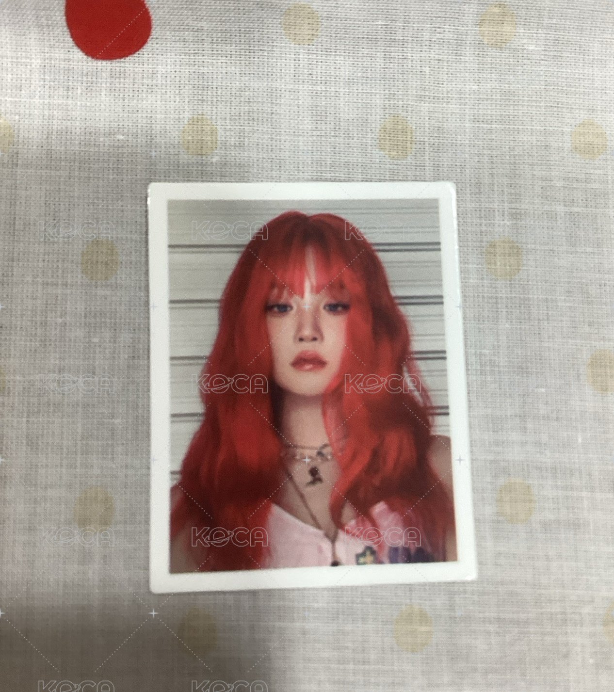 Yuqi紅髮證件照