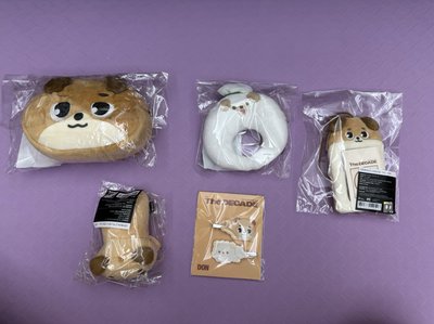 聖誕控 🐶化妝包 地方場 行李吊牌 髮夾 吊娃 趴娃
