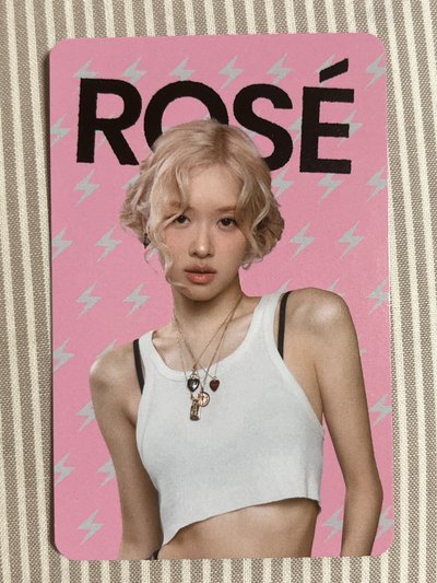 Rosé 一週年快閃周邊小卡