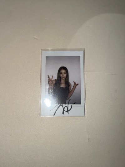NMIXX Jiwoo 拍立得