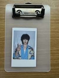 六週年黃衣比耶拍立得