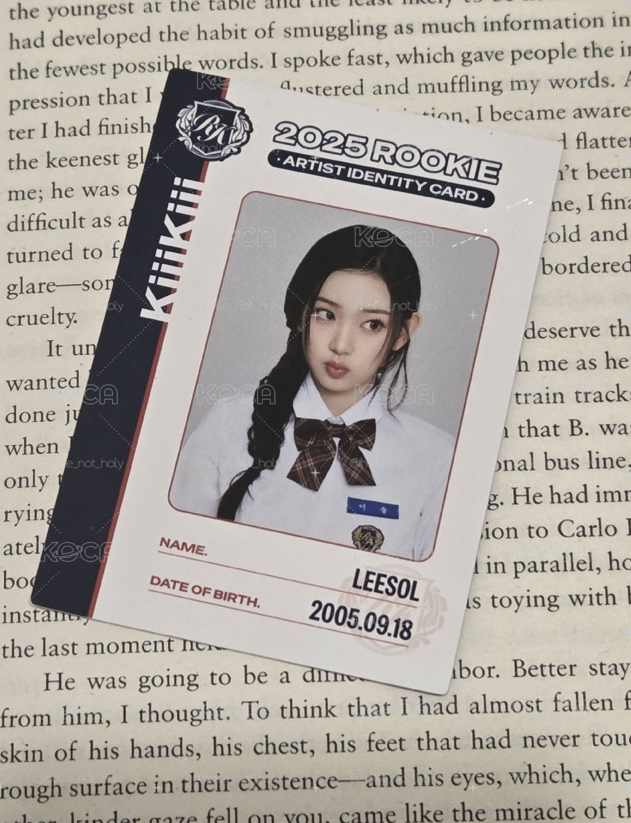 超大損leesol新秀卡