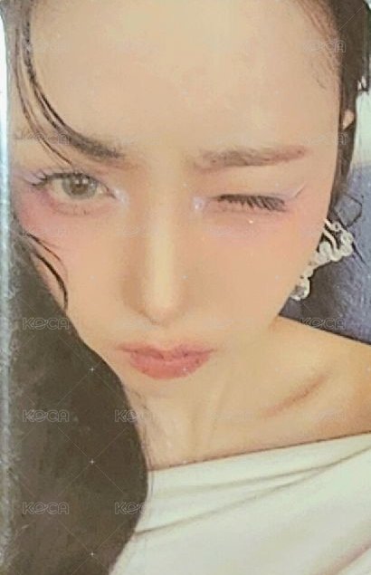 信飛 卡包卡 眨眼
