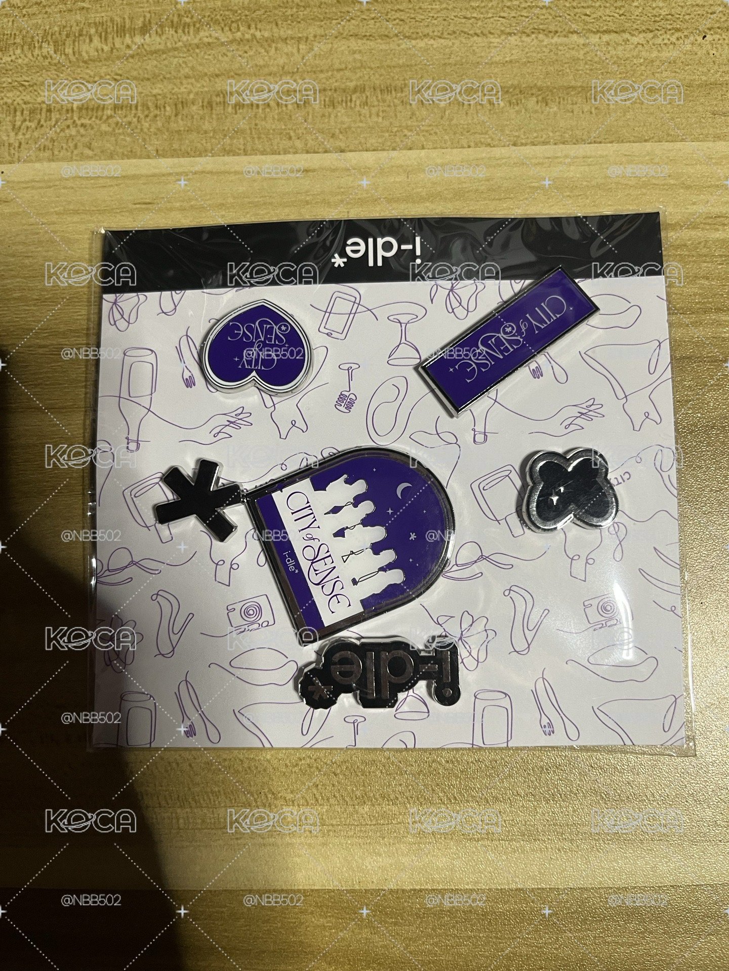 🏰 I-dle 展覽 徽章 全新未開封