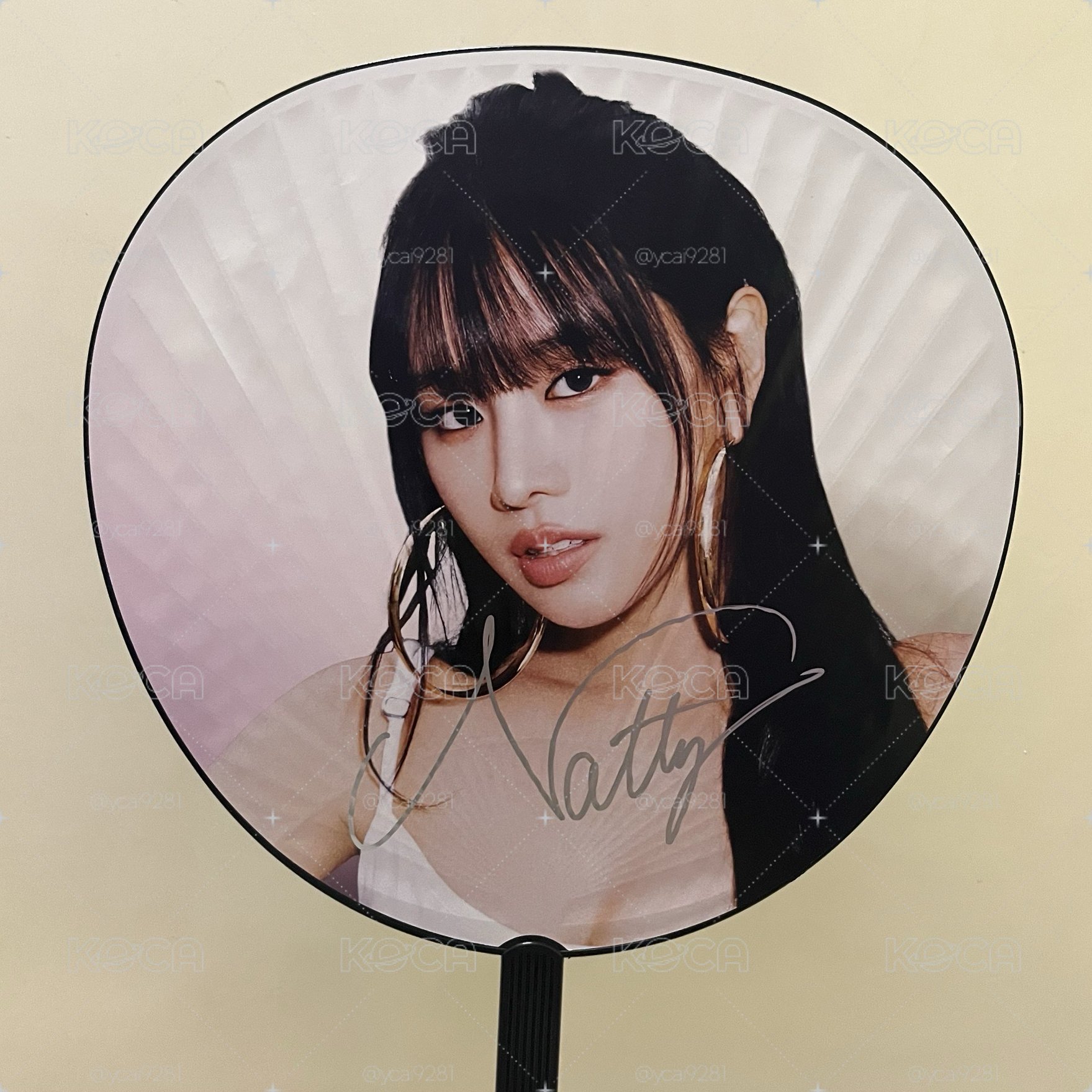 Natty Lucky 親簽扇