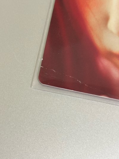 珍妮親簽紅膠小卡（有大損）