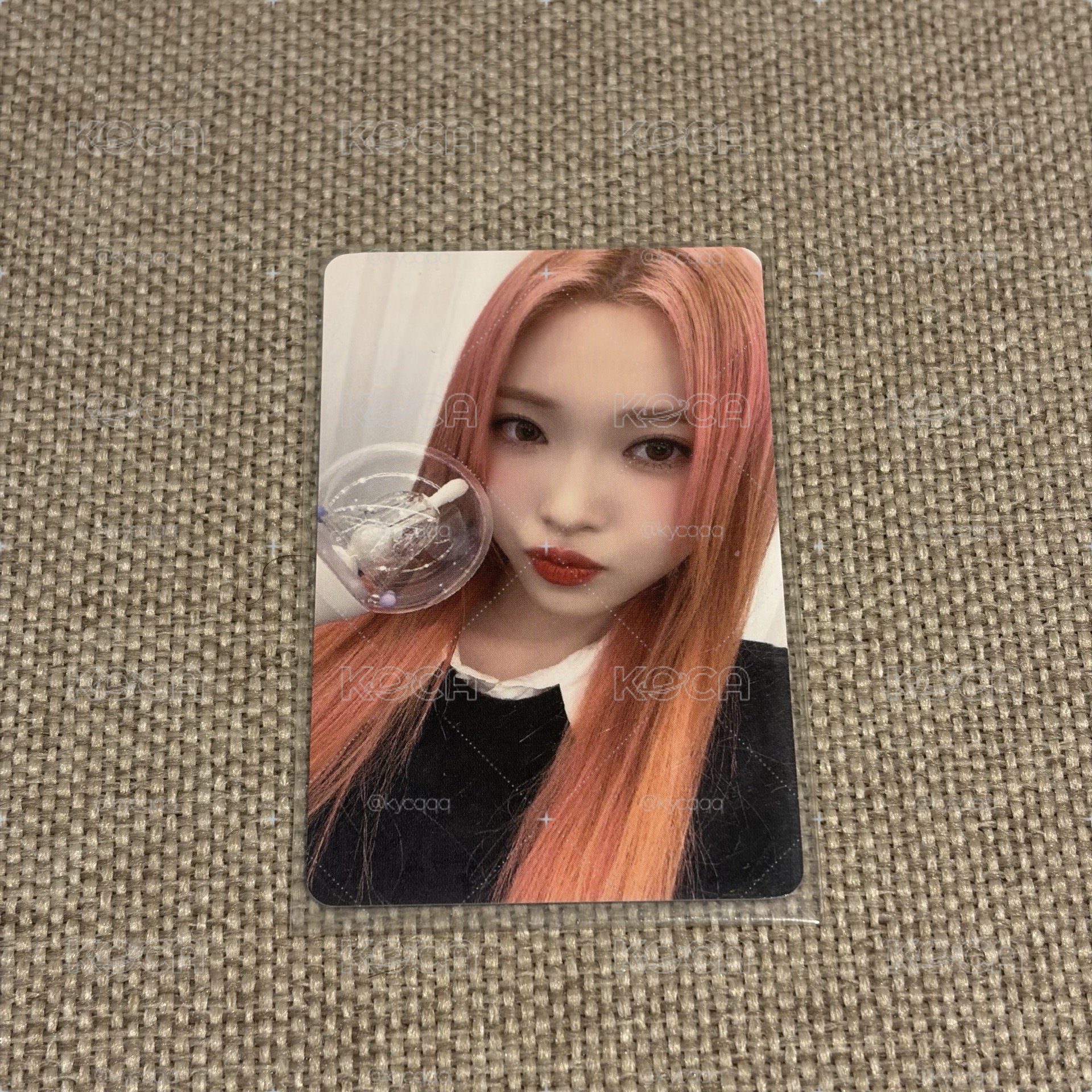 Billlie 藍手燈卡