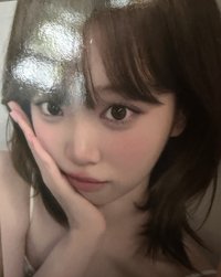 左 劃痕比較多