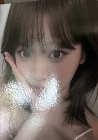 左 劃痕比較多
