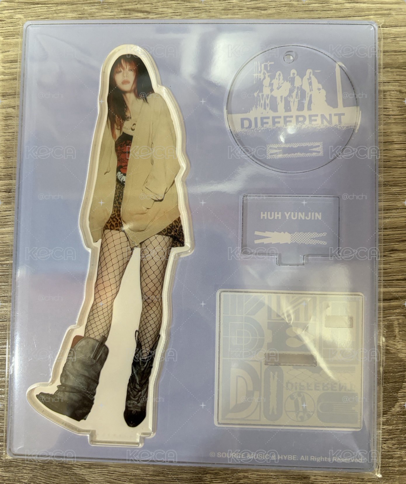 DIFFERENT 允立牌