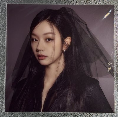 Hyeri惠利2025巧克力聯名1.0小卡