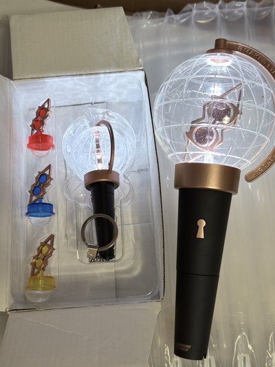 （現貨一起出 一日左右寄出）ATEEZ LIGHTINY 1.0 手燈+鑰匙圈吊飾 應援棒 
