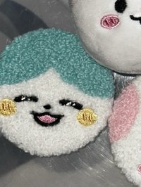 粒毛絨徽章