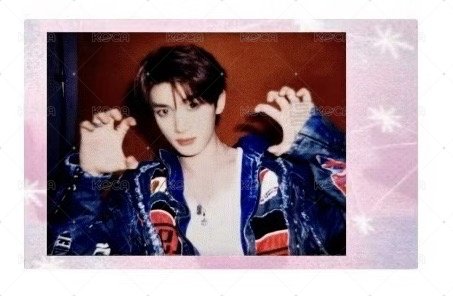 丁程鑫 26年新音粉紫邊N拍立得