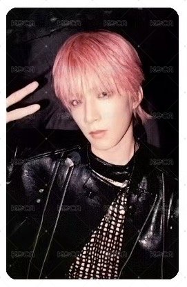 劉耀文 26年新音黑底比耶R卡（有瑕）