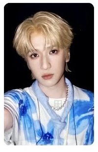 嚴浩翔 26年新音黑底藍衣N卡