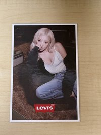 Ros’e Levi’s 代言卡