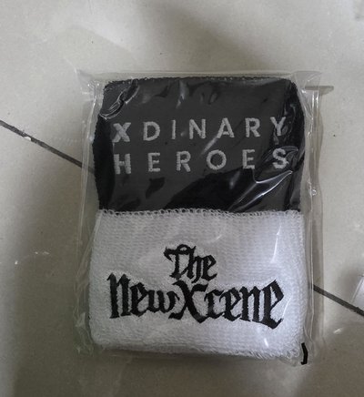 The New Xcene 毛巾/壓克力鑰匙圈