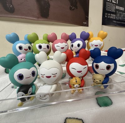 三代扭蛋一套 贈展示架
