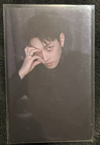 黑西裝弘中瞪你