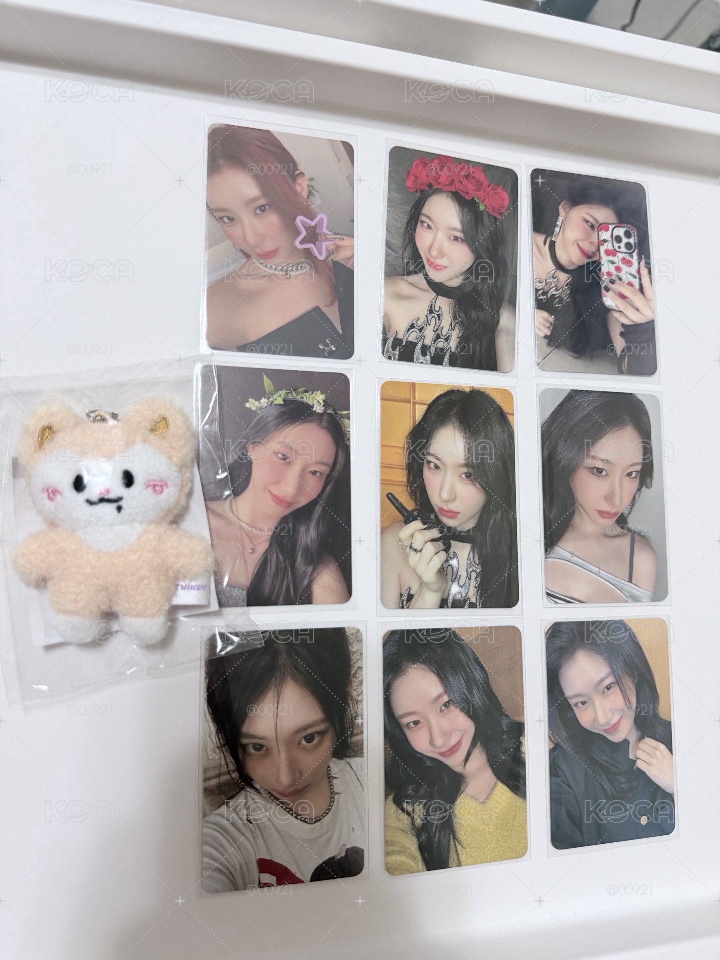 ITZY 彩領潦草娃小盤