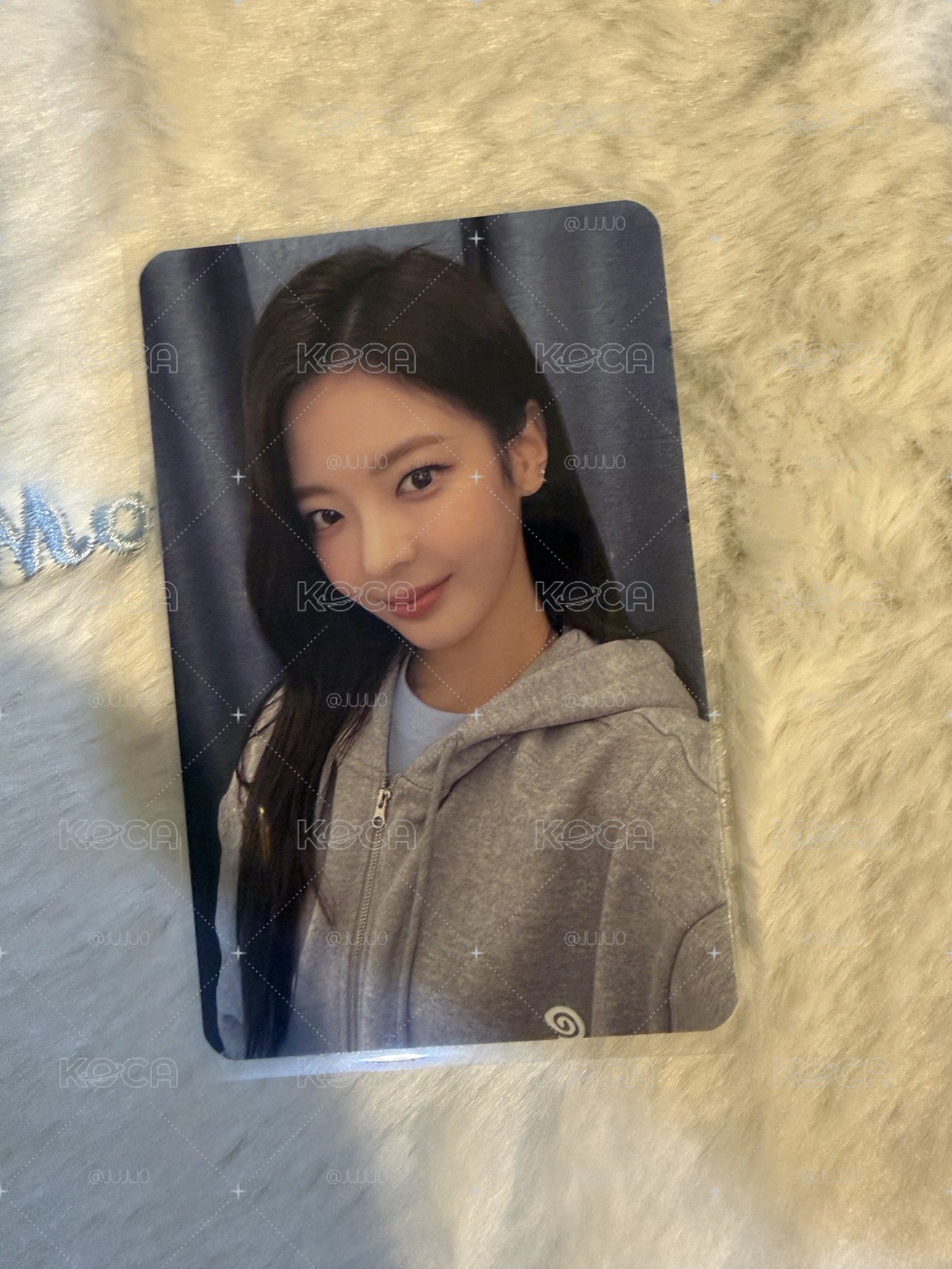 Itzy 粒外套卡