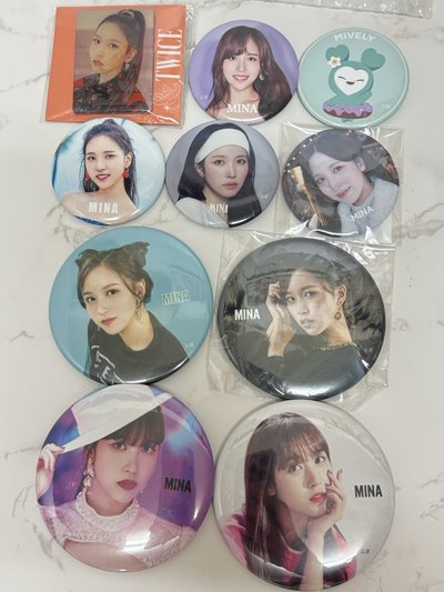 MINA 徽章
