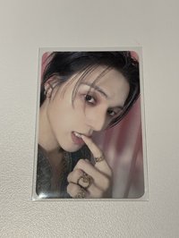 友榮咬手指