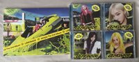 一本 LEMONADE Ver.  美版親簽 +  一套四本單封CD 