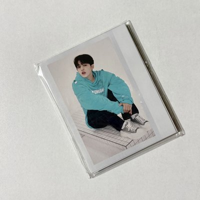 SEVENTEEN 2022 年曆 小卡 拍立得