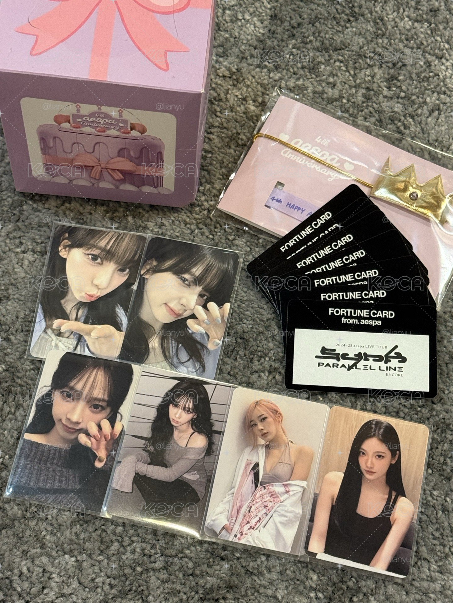 ［現貨］aespa Karina KARINA 劉知珉 柳智珉 小盤 貓抓 娃娃道具 蛋糕蠟燭 隨機卡