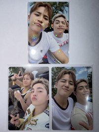 眨眼比耶合照（右下）