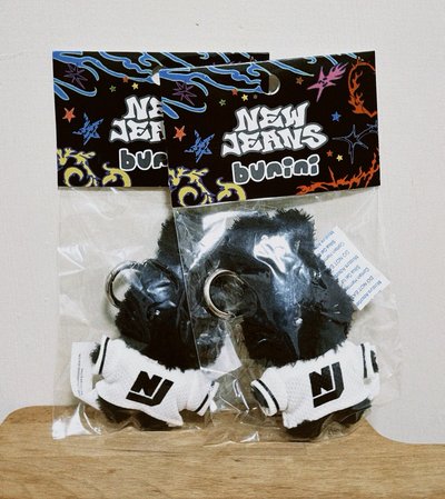 NewJeans Bunini 黑兔
